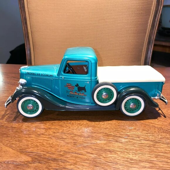 Solido Ford V8 Pick Up 1936 Turquoise & Black Model Truck 1/19 Scale - Picture 3 of 5